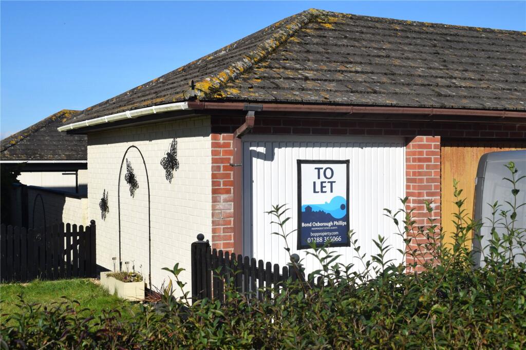 Garages for rent in Stratton. From Bond Oxborough Phillips - Holsworthy