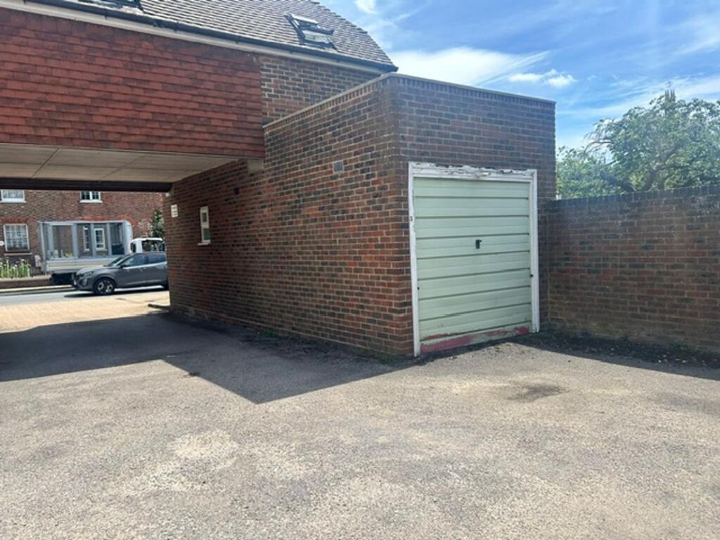 Garages for rent in Hadlow. From Bracketts Chartered Surveyors - Tonbridge