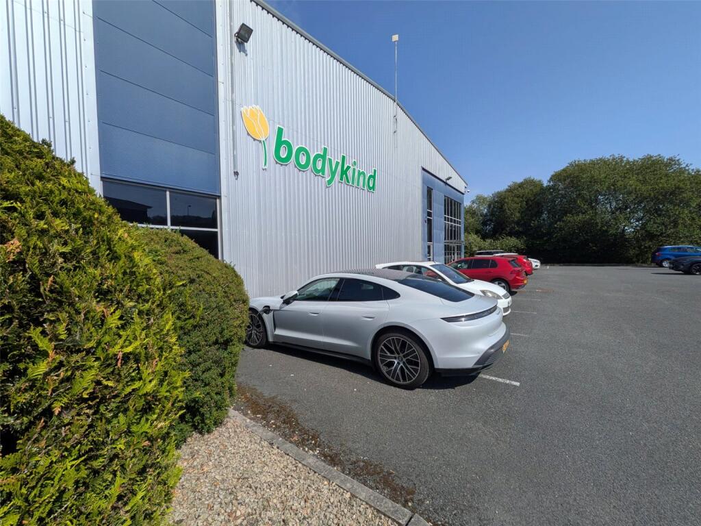Dev Land - Leisure for rent in Oldham. From Kirkham Property - Chadderton Dev Land - Leisure for rent in Oldham. From Kirkham Property - Chadderton