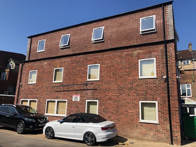 ( Office ) - Business Park for rent in Middlesex. From London Properties
