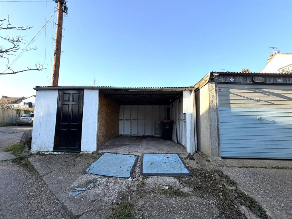 Garages for rent in Southend-on-Sea. From Scott & Stapleton - Leigh-on-Sea