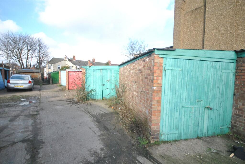 Garages for rent in Grimsby. From Jackson Green & Preston - Grimsby
