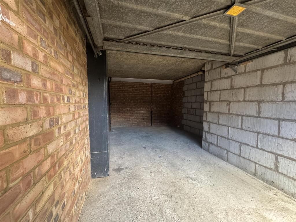 Garages for rent in Brentford. From Quilliam Property Services
