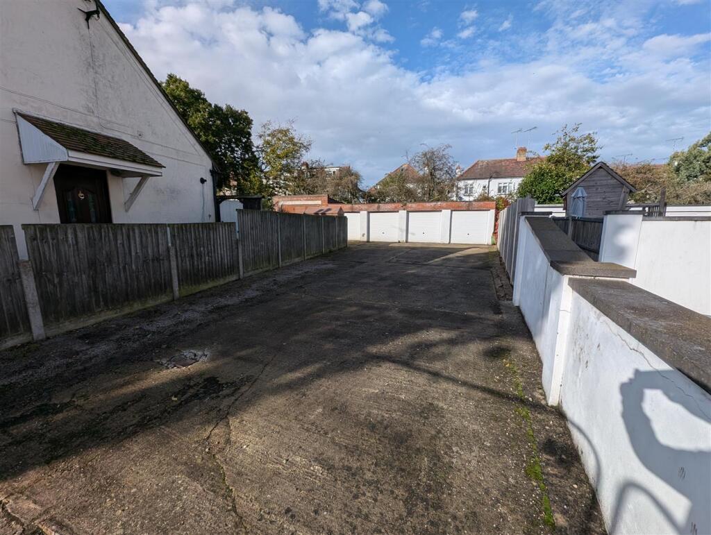 Garages for rent in Daws Heath. From Turner Sales & Lettings - Leigh-on-Sea Garages for rent in Daws Heath. From Turner Sales & Lettings - Leigh-on-Sea