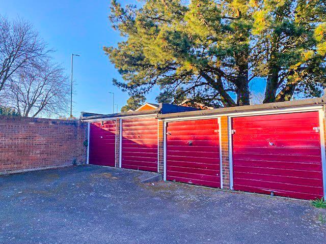 Garages for rent in Wormley West End. From Kirby Colletti