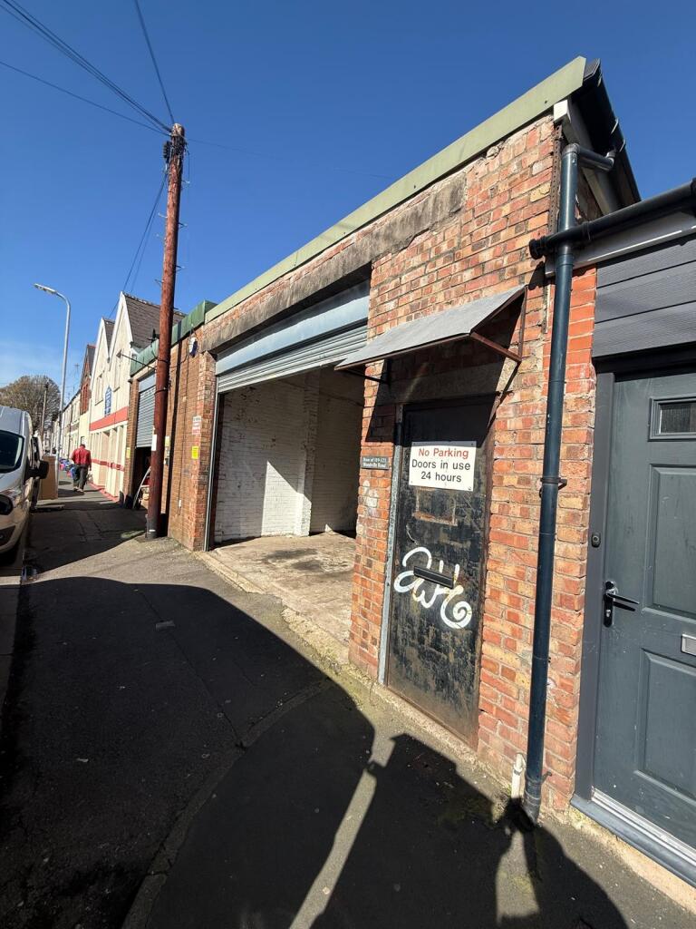 Garages for rent in Cardiff. From 2 Let 2 - Cardiff