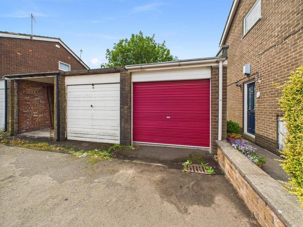 Garages for rent in New York. From Brannen & Partners - Whitley Bay