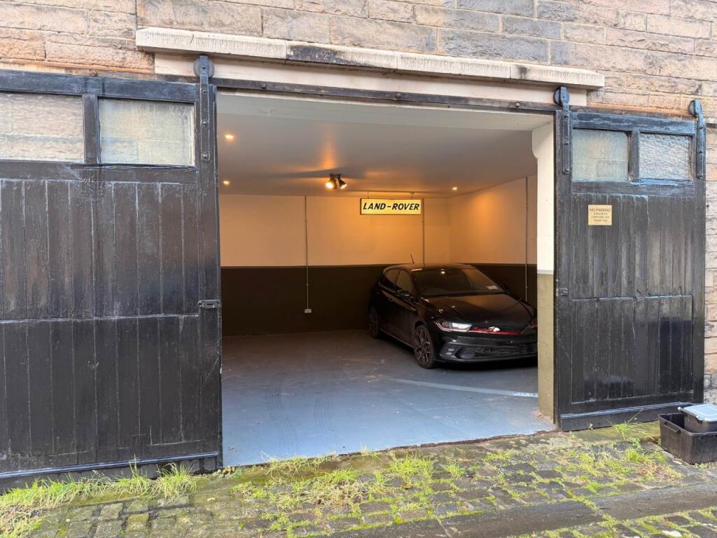 Car Parking for rent in Edinburgh. From Murray & Currie - Edinburgh