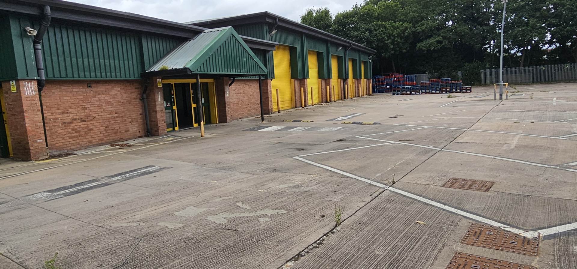 ( Indus ) - B8 Warehouse/Distr for rent in Birmingham. From Zenith Estate Agents