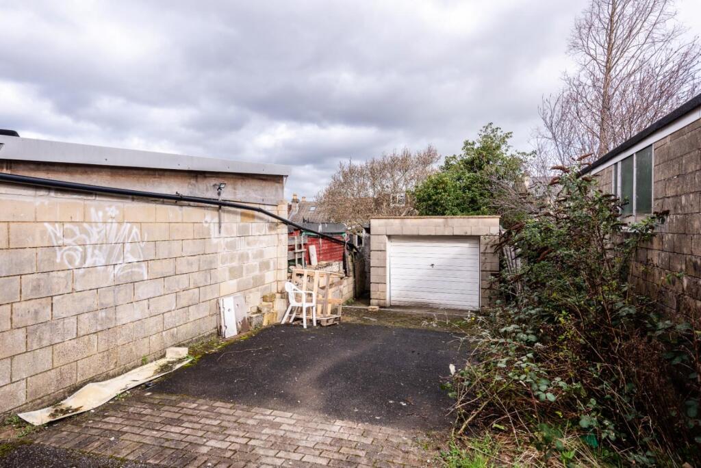 Garages for rent in Bath. From Zest - Bath