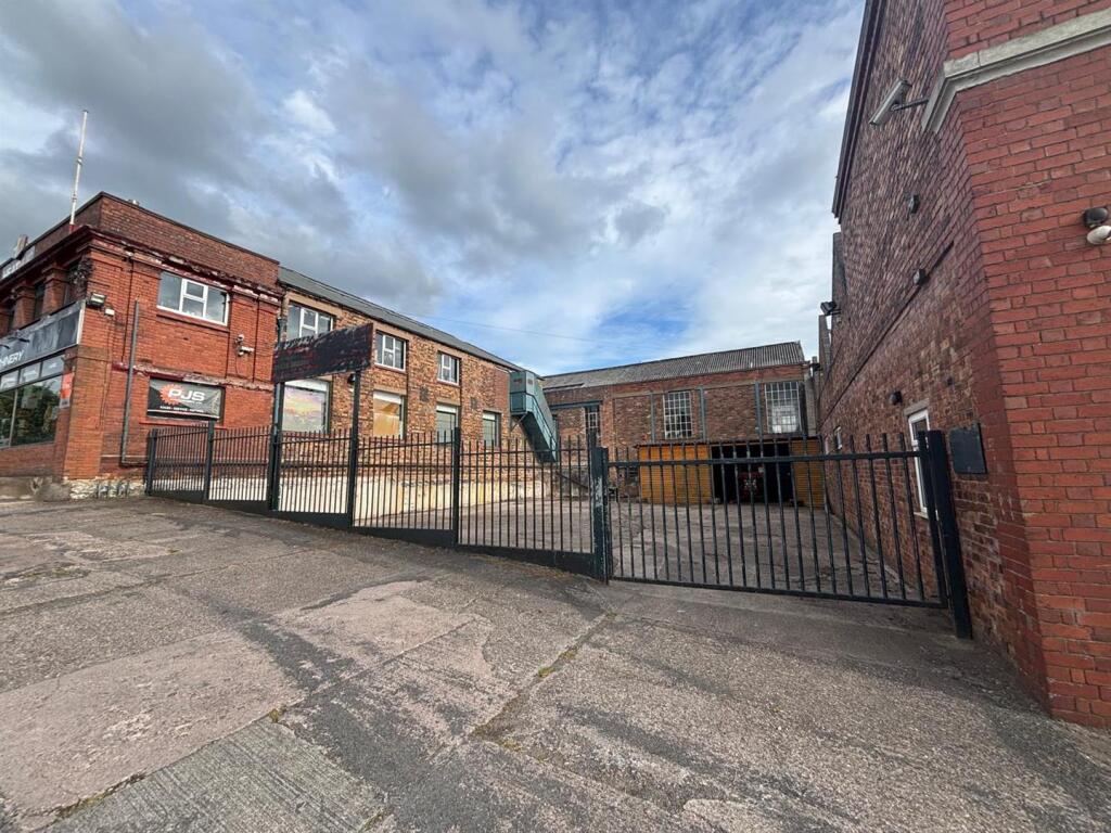Dev Land - Leisure for rent in Leek. From Graham Watkins - Leek