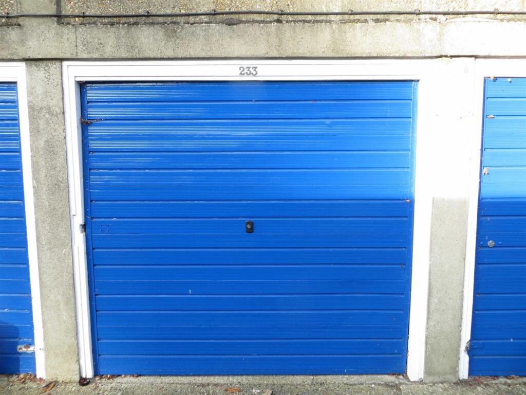 Garages for rent in Hoddesdon. From Shepherds Estate Agents - Hoddesdon