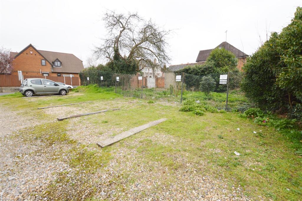 Car Parking for rent in Reading. From Walmsley Estate Agents - Caversham