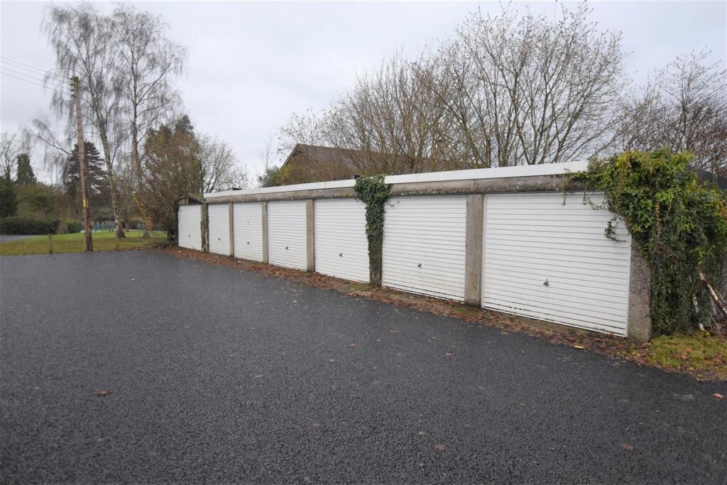 Garages for rent in Mill End. From Walmsley Estate Agents - Caversham