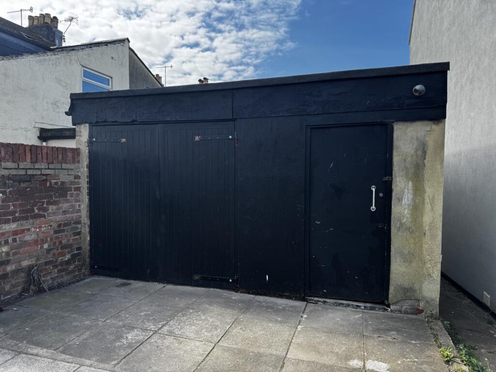 Garages for rent in Portslade-by-Sea. From Clifford Sales & Lettings - Hove