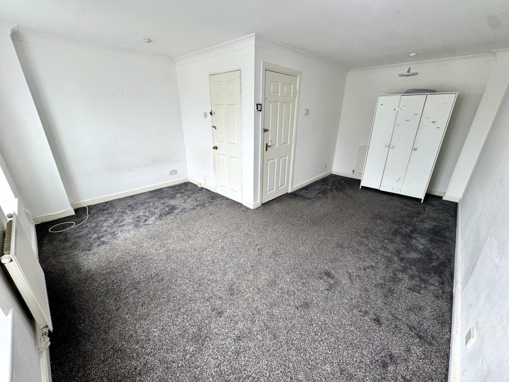 Block for rent in Hayes. From Galaxy Real Estate