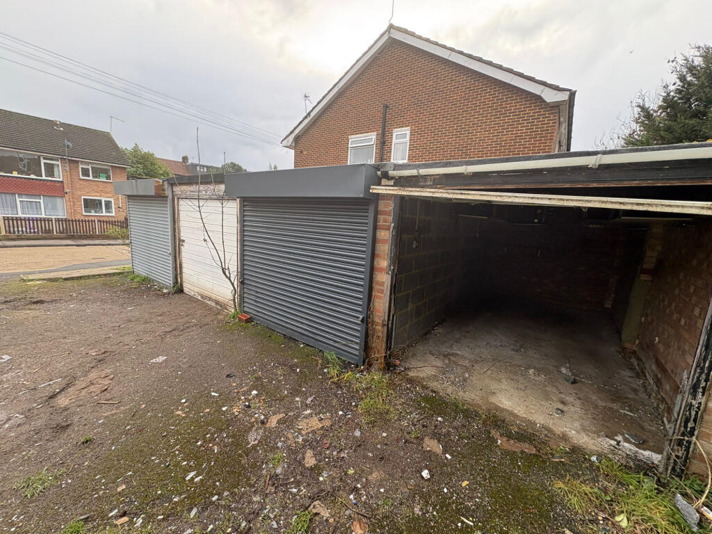 Garages for rent in Wanstead. From Hills Estate - Ilford