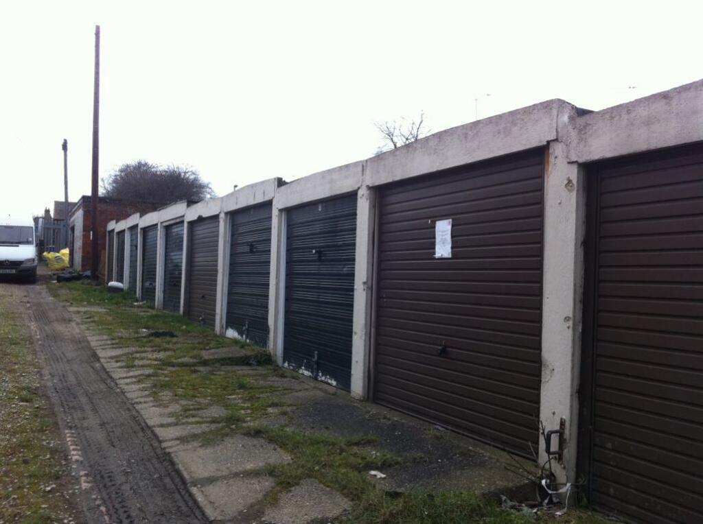 Garages for rent in Leeds. From Handley Gibson - Leeds