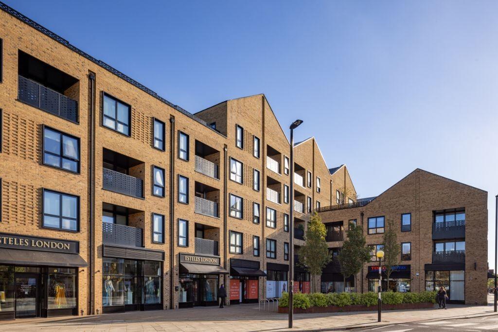 Retail Property (High Street) for rent in Hanwell. From London Homes Residential