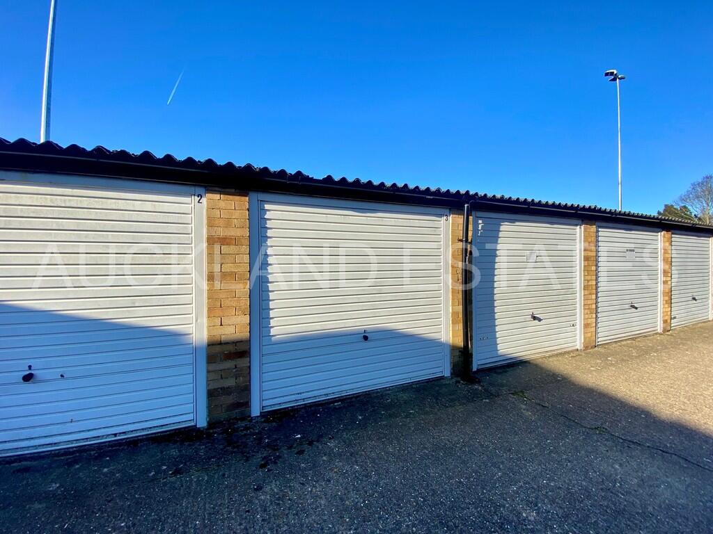 Garages for rent in Potters Bar. From Auckland Estates Limited - Potters Bar