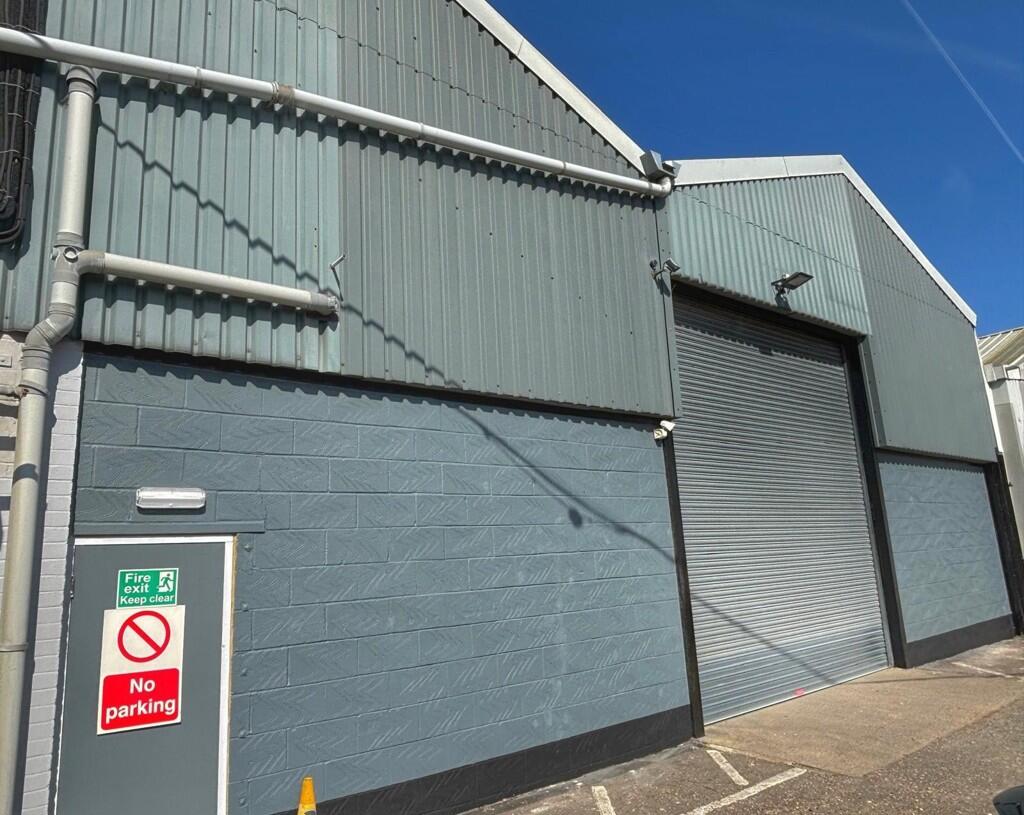 ( Indus ) - B2 Heavy Indust for rent in Great Warley. From Fenn Wright - Chelmsford