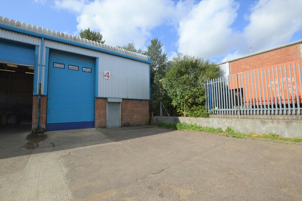 ( Indus ) - B8 Warehouse/Distr for rent in Havering's Grove. From Fenn Wright - Chelmsford