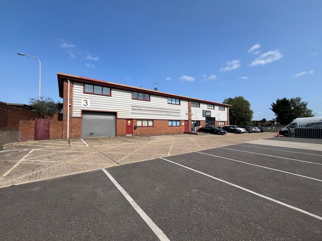 ( Indus ) - B8 Warehouse/Distr for rent in Billericay. From Fenn Wright - Chelmsford
