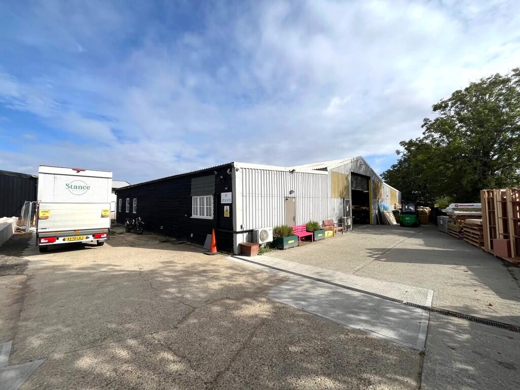 ( Indus ) - B2 Heavy Indust for rent in Nine Ashes. From Fenn Wright - Chelmsford