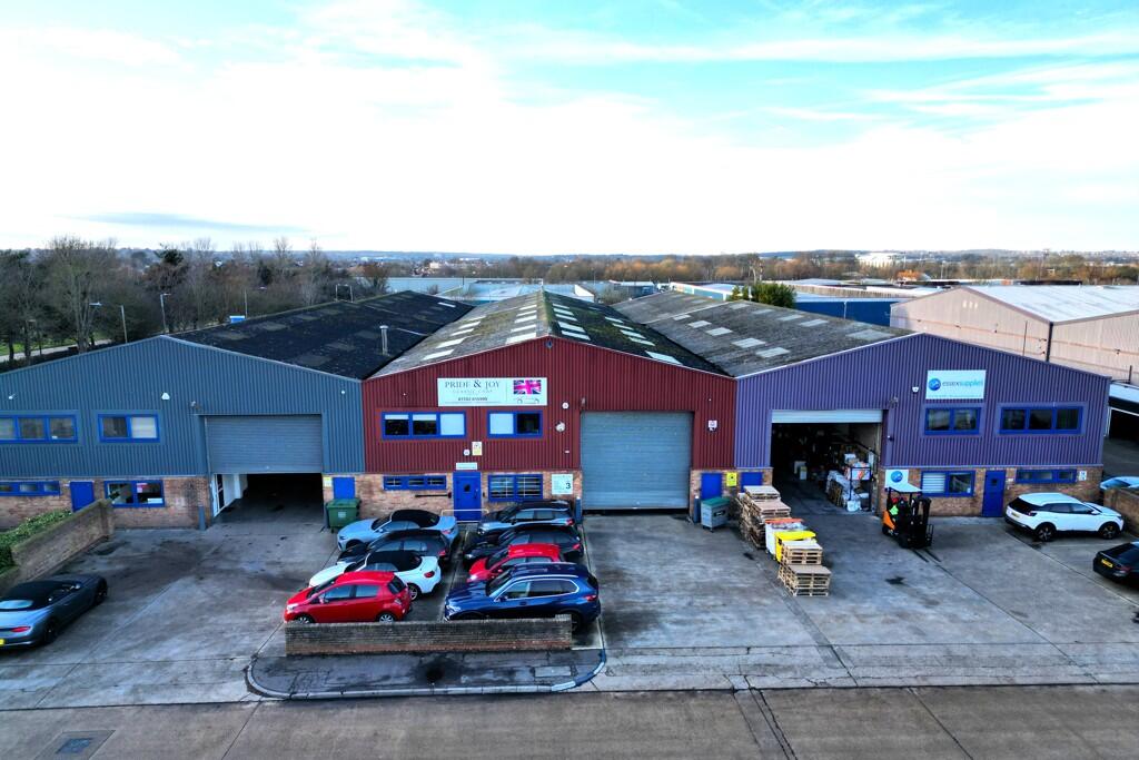 ( Indus ) - B8 Warehouse/Distr for rent in Rochford. From Fenn Wright - Chelmsford