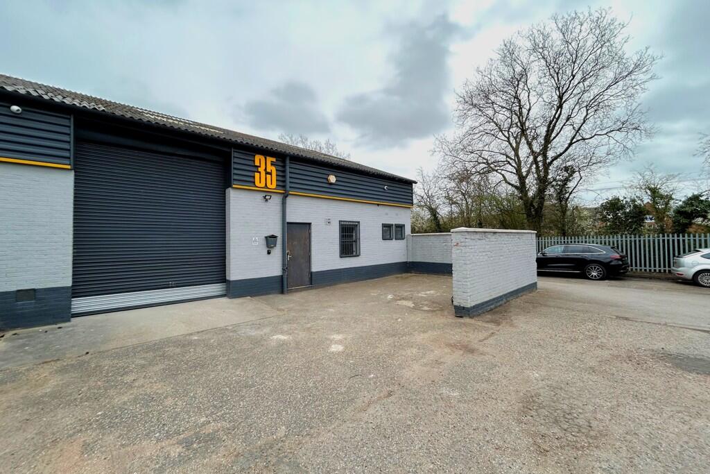 ( Indus ) - B2 Heavy Indust for rent in South Woodham Ferrers. From Fenn Wright - Chelmsford