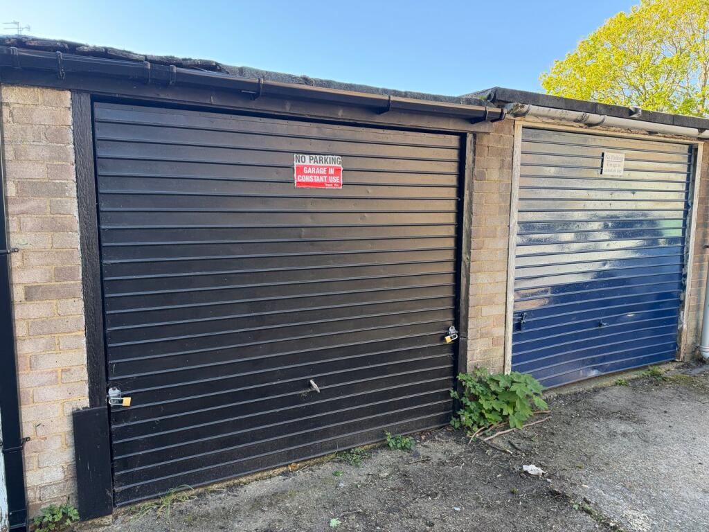 Garages for rent in Feltham. From Gregory Brown - Ashford