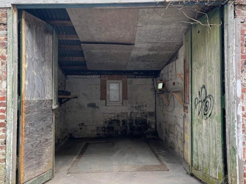 Garages for rent in Plymouth. From City Lets - Plymouth
