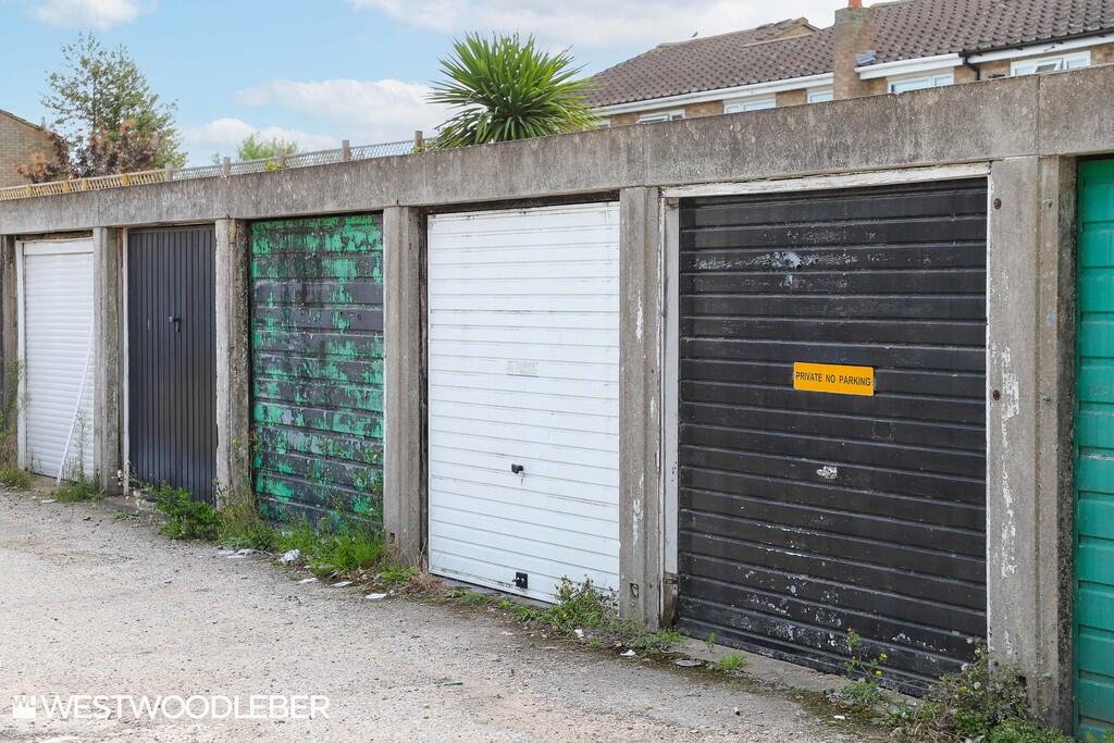 Garages for rent in Hoddesdon. From Westwood Leber - Hertfordshire Garages for rent in Hoddesdon. From Westwood Leber - Hertfordshire