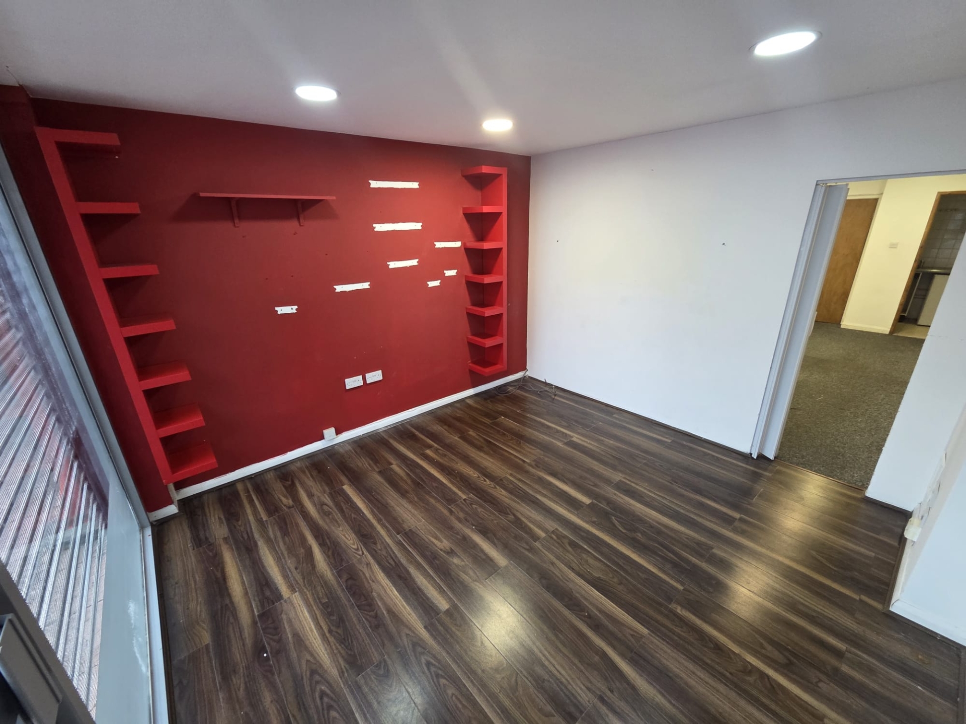 ( Retail ) - A1 Centre for rent in Acton. From Majestic Properties and Estates Ltd