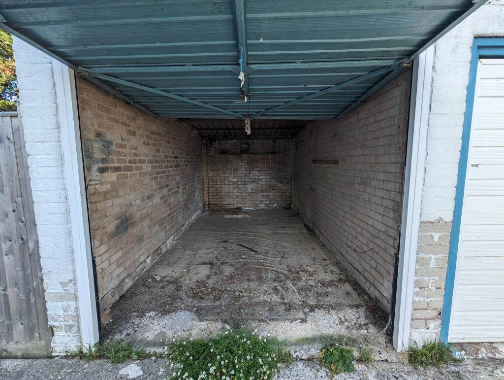 Garages for rent in Findon. From Northwood - Worthing