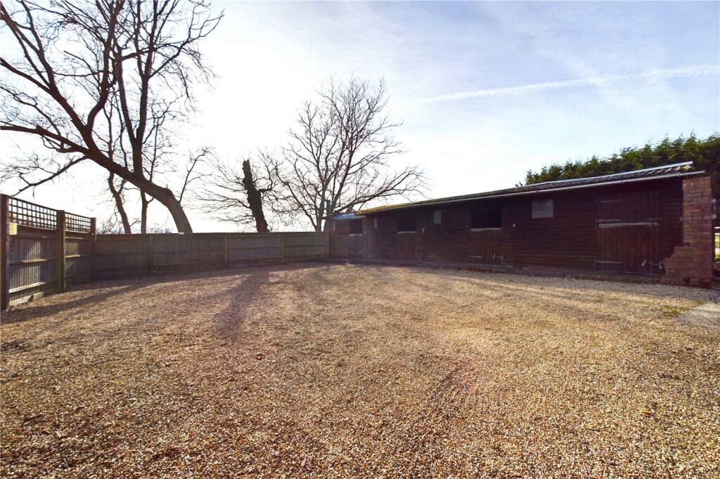 Dev Land - Leisure for rent in Burghfield Common. From Parkers Estate Agents - Covering West Berkshire and Hampshire