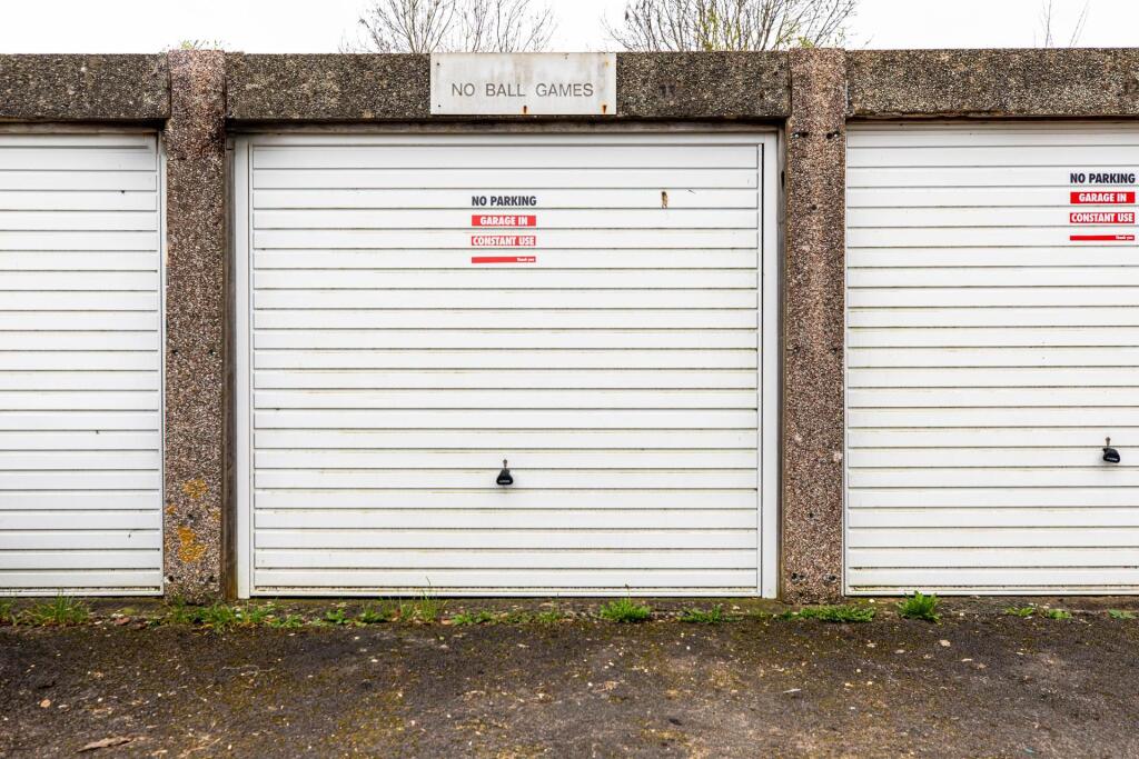 Garages for rent in Nailsworth. From Sawyers - Stroud