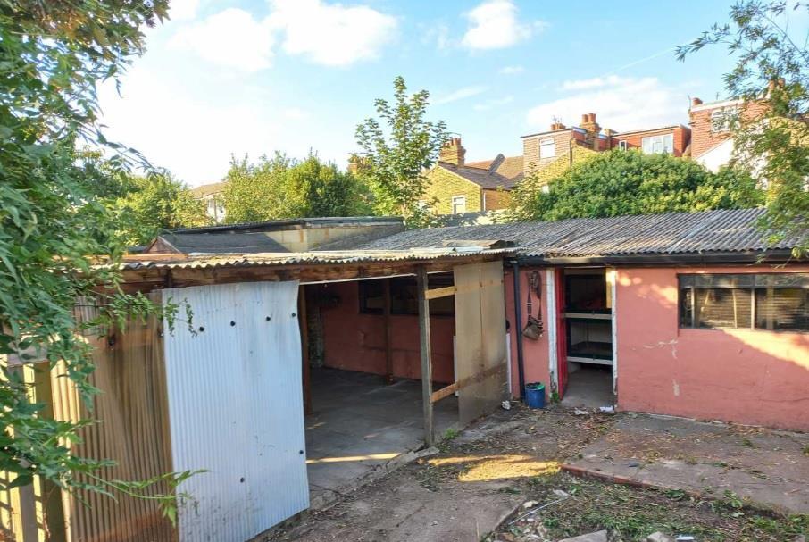 Garages for rent in Sewardstone. From Tower Estates - Palmers Green