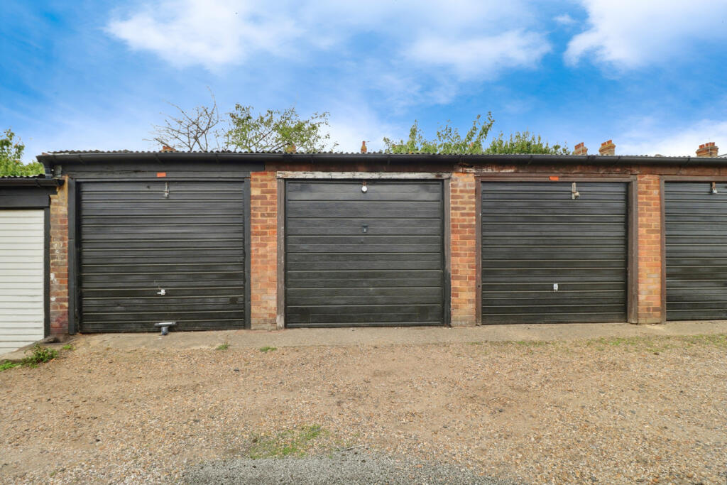 Garages for rent in Southend-on-Sea. From Gilbert & Rose - Leigh-on-sea