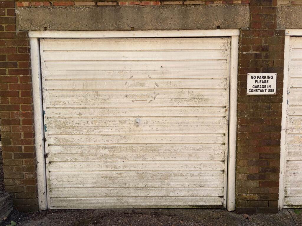 Car Parking for rent in Brighton and Hove. From Young Lee - Brighton