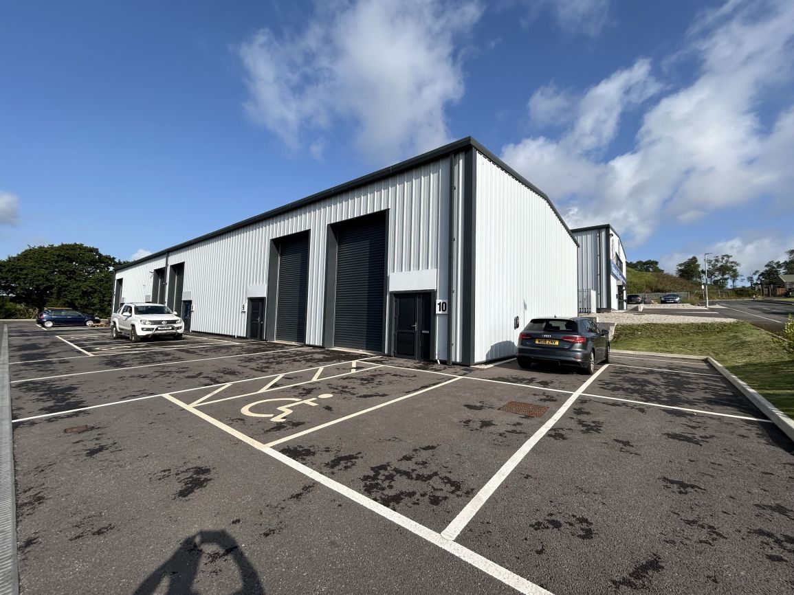 Light Industrial for rent in Torpoint. From Listers Property Consultants