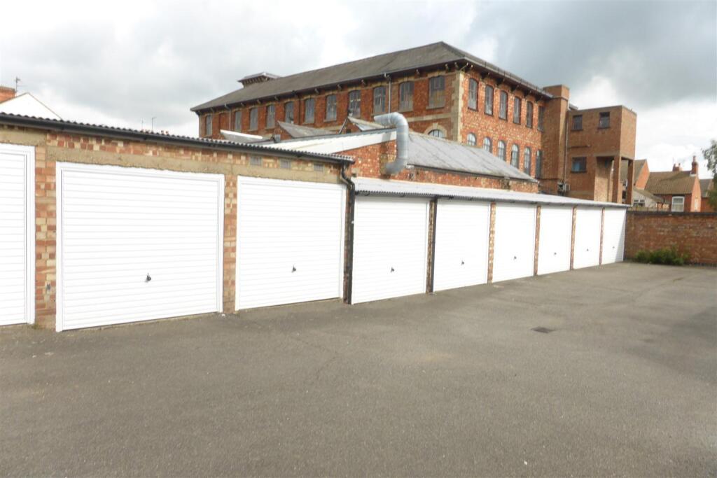 Garages for rent in Kettering. From Prime Choice Ltd - Kettering