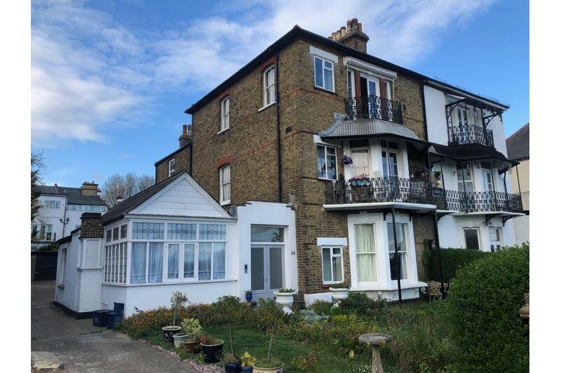 Garages for rent in Southend-on-Sea. From Priority - Westcliff-On-Sea