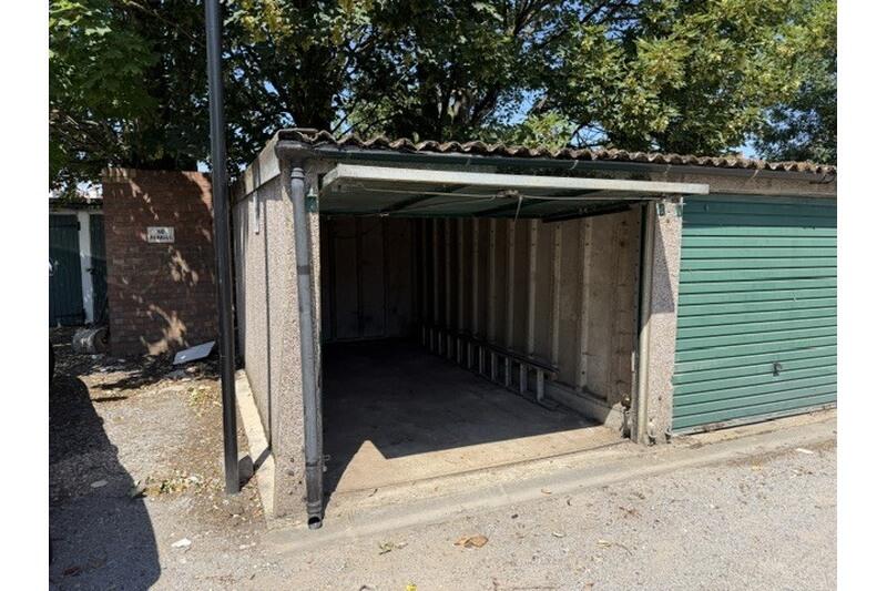 Garages for rent in Hadleigh. From Priority - Westcliff-On-Sea
