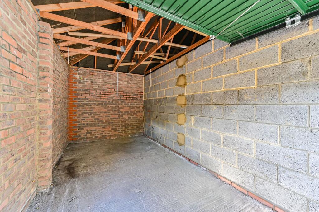 Garages for rent in Beckenham. From Foxtons - Bromley